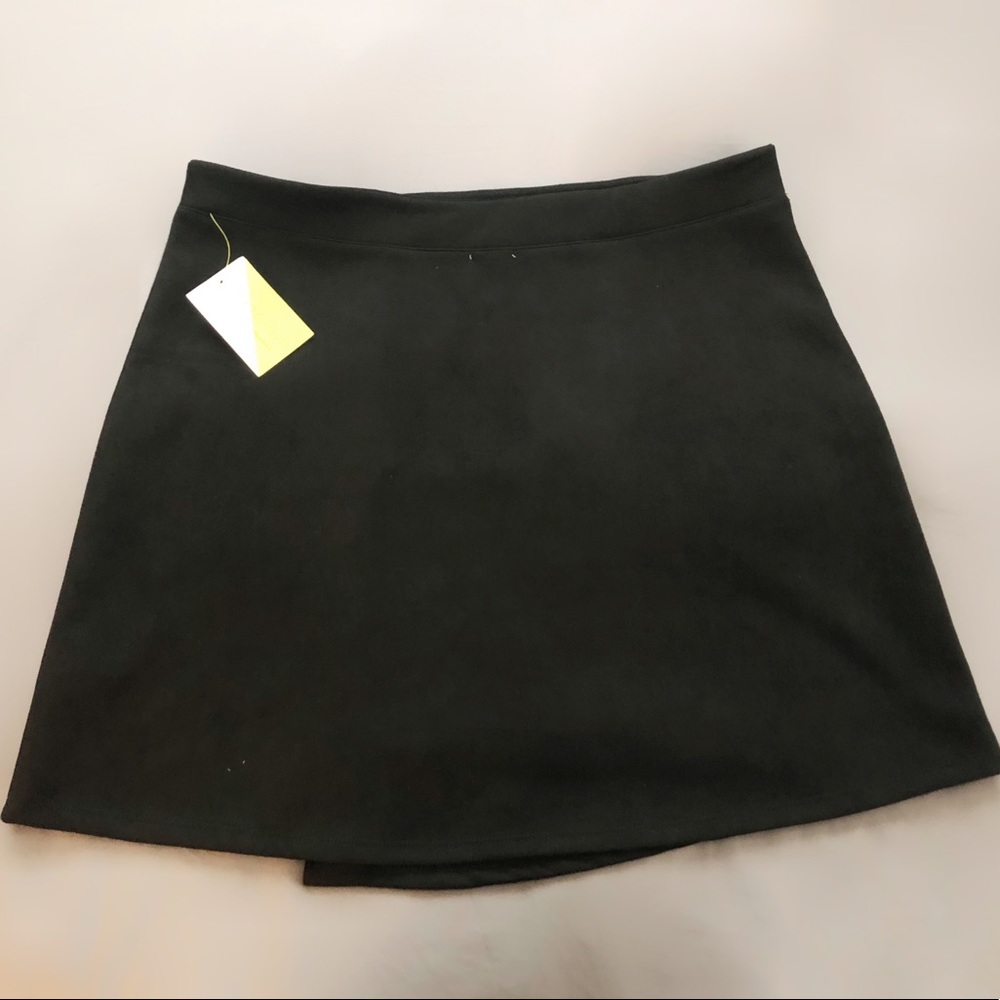Skirt - Picture 3 of 6